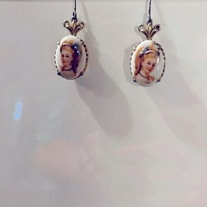 Costume cameo earrings